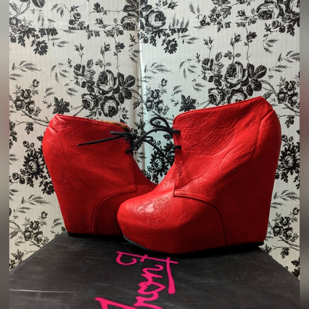 RARE!* Iron Fist "Tigre & Bunny Wedge" Orange/Red Platform Heels w/ Sugar Skulls